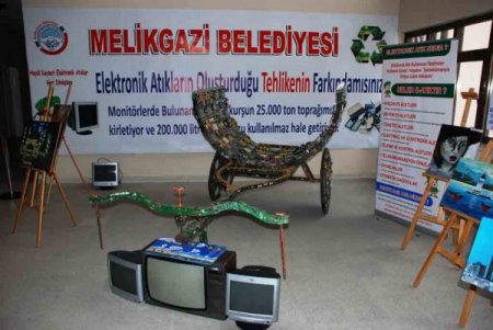 Elektronik atıklardan kağnı yaptılar