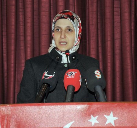 Elif Erbakan: 28 Şubat öncesinde 11 ay sürekli babam kötülendi