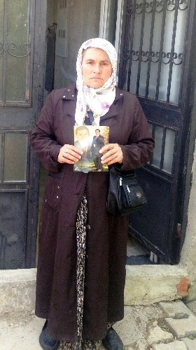 Elinde fotoğrafla engelli oğlunu arıyor (Özel)