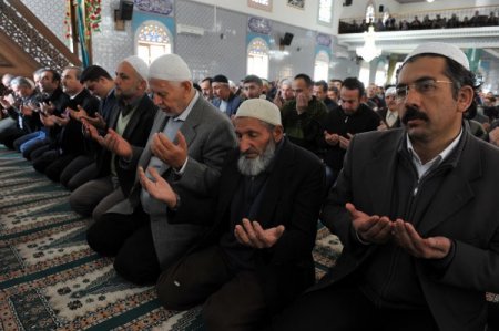 Eller, Cuma Namazında Şehitler İçin Semaya Kalktı