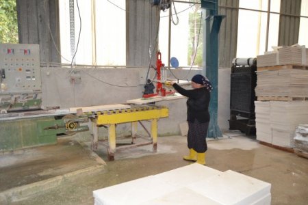 Ellerinin hamuruyla erkek işine karışan hanımlar, mermer ustası oldu