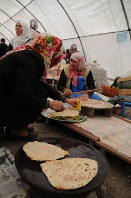 Ellerinin Hamuruyla Silopili Çocuklara Burs Topladılar