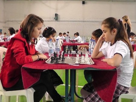 Elmadağ'da satranç şampiyonası