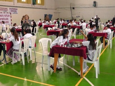 Elmadağ'da satranç şampiyonası