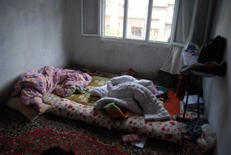 Elyaf deposunda yangın çıktı, üst katlardaki 2 kız kardeş dumandan öldü