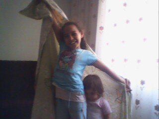 Elyaf deposunda yangın çıktı, üst katlardaki 2 kız kardeş dumandan öldü