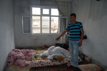 Elyaf deposunda yangın çıktı, üst katlardaki 2 kız kardeş dumandan öldü