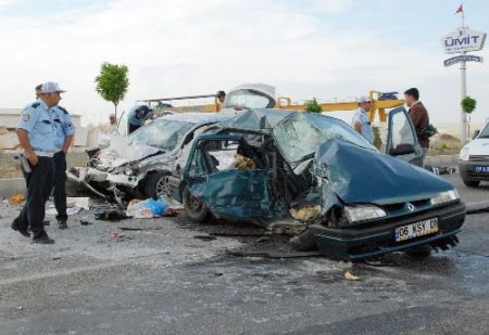 Emekli Astsubay Ve Eşi Trafik Kazasında Hayatını Kaybetti