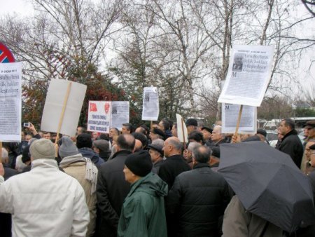 Emekli Astsubaylar Özlük Hakları İçin Meclis Önünde Eylem Yaptı