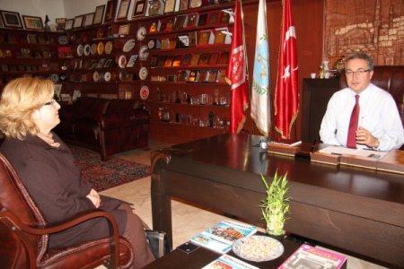 Emekli bankacının açtığı atölye, eşinden ayrılan kadınlara iş kapısı oldu