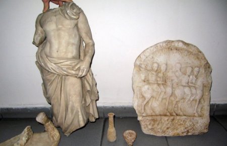 Emekli binbaşı tarihi eser kaçakçılığından tutuklandı