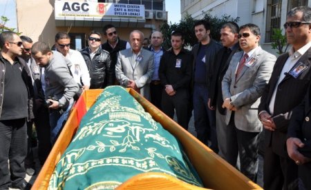 Emekli Gazeteci Gözyaşları Arasında Defnedildi
