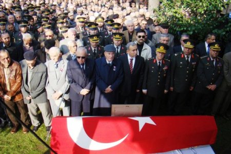 Emekli Jandarma Tuğgeneral Engin Hoş, toprağa verildi