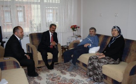 Emekli öğretmen çifte vefa ziyareti