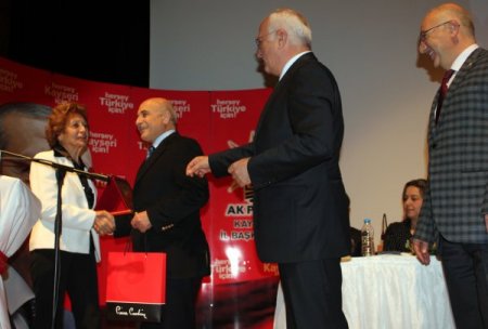 Emekli öğretmen Özdamar: Öğrencilerimin en vefalısı Abdullah Gül