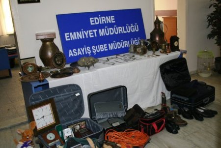 Emekli profesörün antika eşyalarını çalan hırsızlar yakalandı