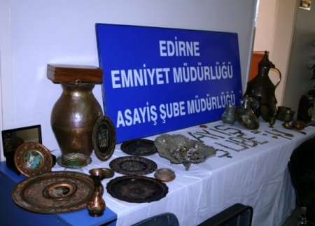 Emekli profesörün antika eşyalarını çalan hırsızlar yakalandı