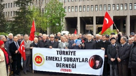 Emekli subaylardan '28 Şubat' protestosu