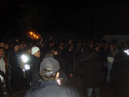 Emet'te İnşaat İşçilerinin Pkk Bayrağını Açtığı İddiası Halkı Galeyana Getirdi