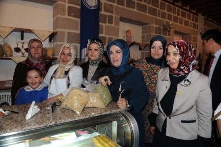 Emine Erdoğan, Hamamönü’nü gezdi