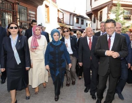 Emine Erdoğan, Hamamönü’nü gezdi