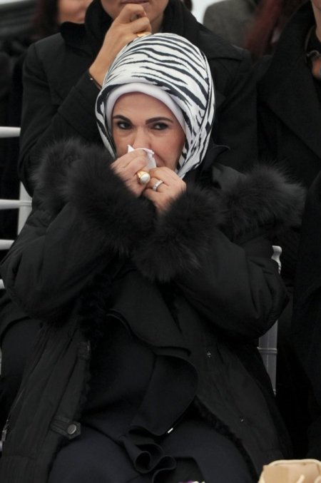 Emine Erdoğan: Çocuk ve kadınlara şiddet uygulayanları lanetliyorum