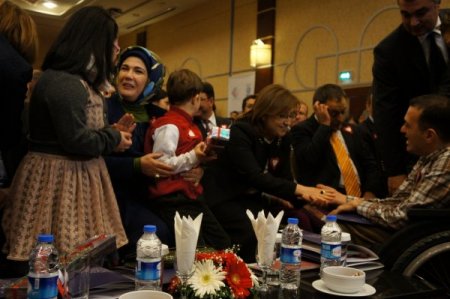 Emine Erdoğan: Down sendromlu bir süt ağabeyim vardı, Başbakan çok severdi onu