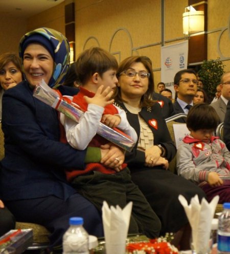 Emine Erdoğan: Down sendromlu bir süt ağabeyim vardı, Başbakan çok severdi onu