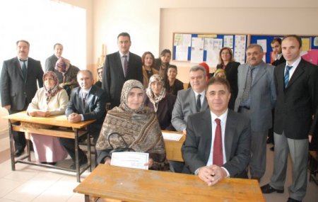 Emine Erdoğan Öncülük Etti, 73 Yaşında Okuma Yazma Öğrendi