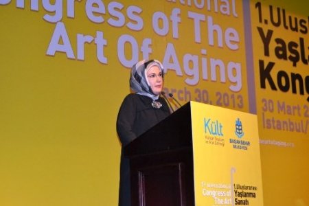 Emine Erdoğan: Yaşlılar toplumun kutup yıldızıdır