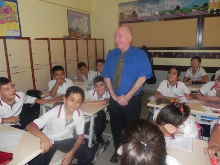 Emine Nakıboğlu İlköğretim Okulu'ndan, İngilizce için yabancı öğretmen