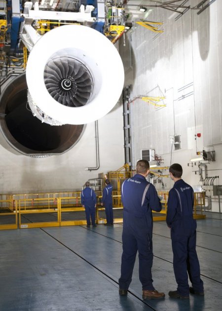 Emirates İle Rolls-royce’tan 2,2 Milyar Dolarlık Bakım Anlaşması