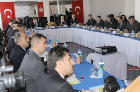Emniyet, Bölge Toplantılarıyla Hizmet Çıtasını Yükseltiyor