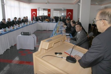 Emniyet, Bölge Toplantılarıyla Hizmet Çıtasını Yükseltiyor
