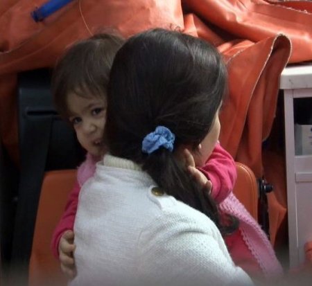 Emniyet kemeri taktılar, kazadan yara almadan kurtuldular