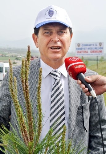 Emniyet mensupları fidan dikti