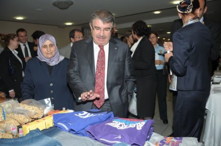 Emniyet Mensuplarının Hanımlarından Şehit Aileleri İçin Kermes