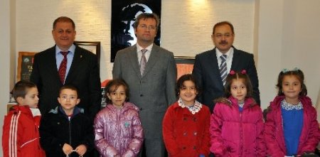 Emniyet Müdür Ceylan, minik misafirlerini ağırladı