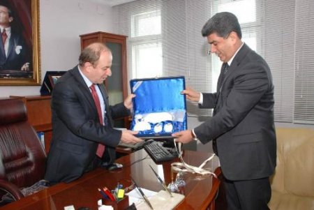 Emniyet Müdürü Çelik, Vali Öztürk'ü Ziyaret Etti