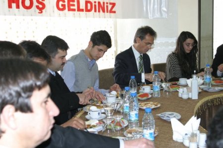 Emniyet Müdürü Güven, Ygs Öncesi Öğrencilerle Kahvaltıda Buluştu