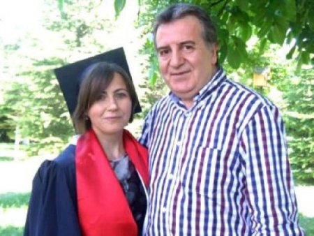 Emniyet Müdürünün Eşi Onur Belgesi Alarak Üniversiteden Mezun Oldu