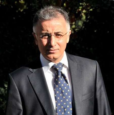 Emniyet Müdürünün Fotoğrafları Polisevini Sanat Galerisine Çevirdi