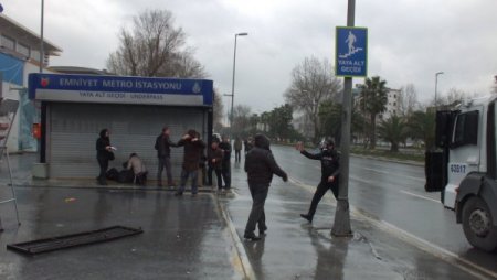 Emniyet önündeki eyleme müdahale