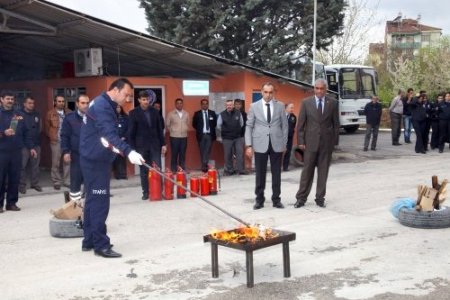 Emniyet personeli yangın söndürme tatbikatı yaptı