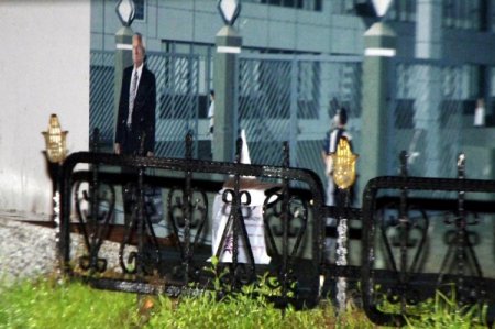 Emniyet Yakınında Şüpheli Paket Alarmı