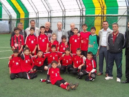 Emniyetten Kağızmanspor’a forma desteği