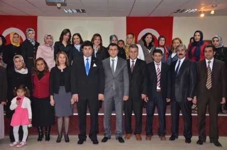Emniyetten Suruçlu kadınlara 'Aile ve Kadın' konferansı