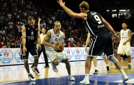 En büyük kupa Anadolu Efes'i 77 - 75 yenen Beşiktaş’ın