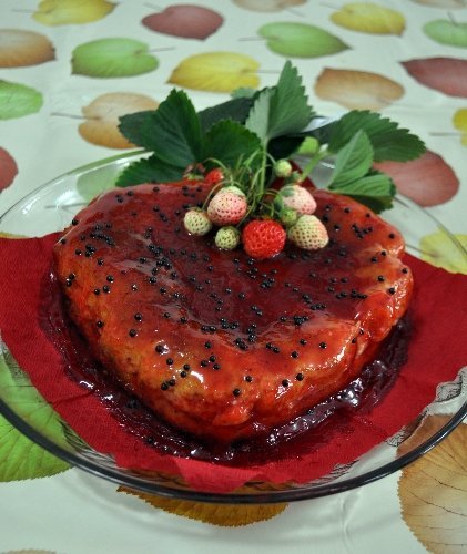 En güzel çilekli pasta ve bilgi yarışması yapıldı