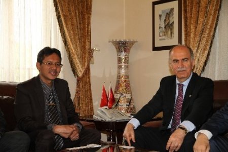 Endonezya Batı Sumatra adasına Türk koleji müjdesi